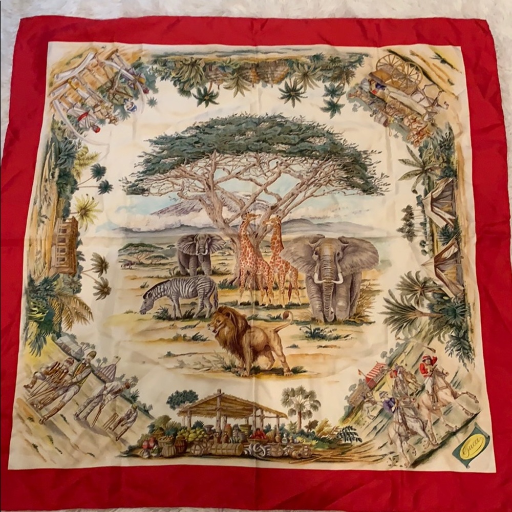 Large silk Gucci scarf
